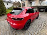 Porsche Macan GTS - rote Porsche Macan