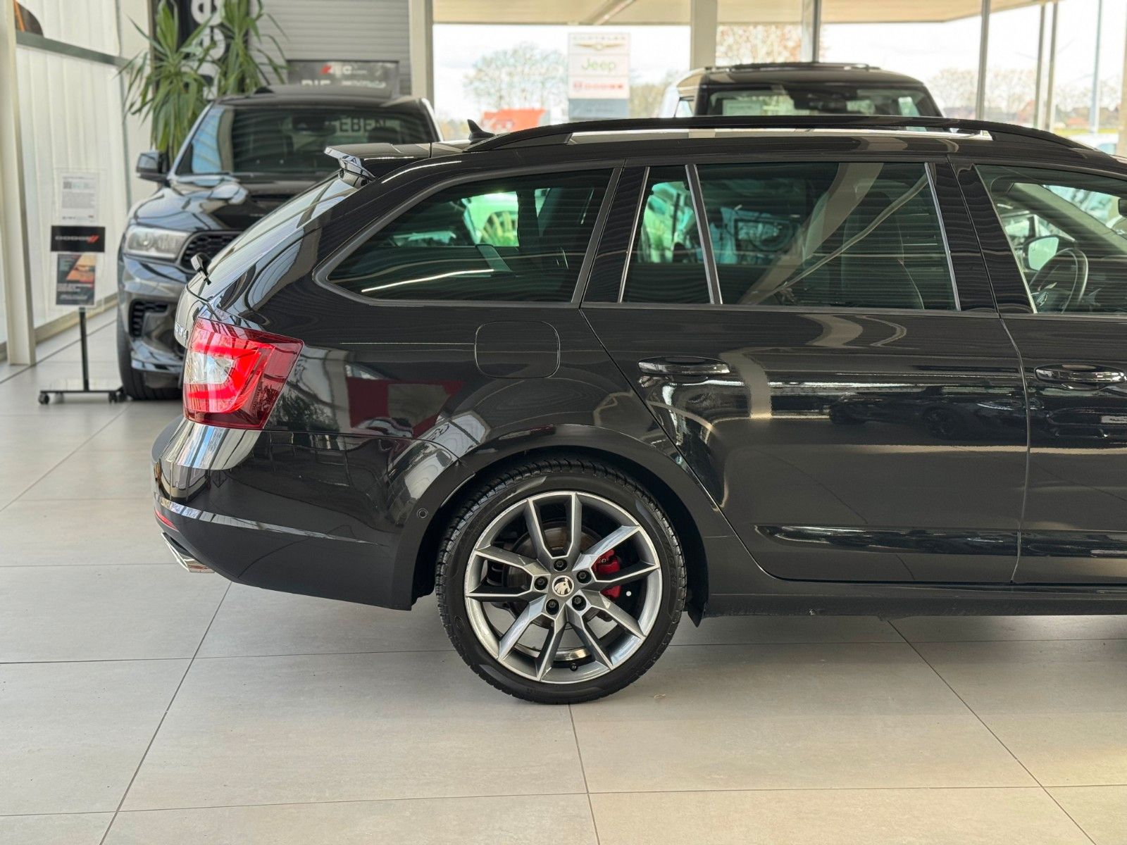 Fahrzeugabbildung SKODA Octavia Combi 2.0 TDI RS 4x4   "ACC Park-Paket"