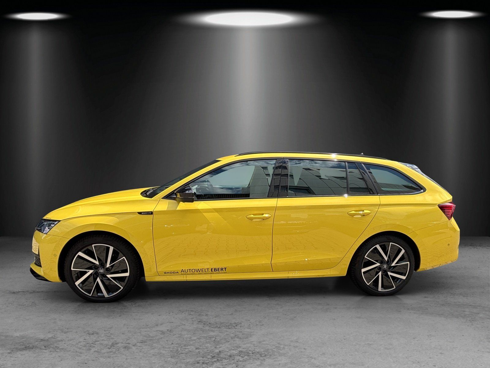 Fahrzeugabbildung SKODA Octavia Combi Sportline 2,0 TDI 110 kW DSG