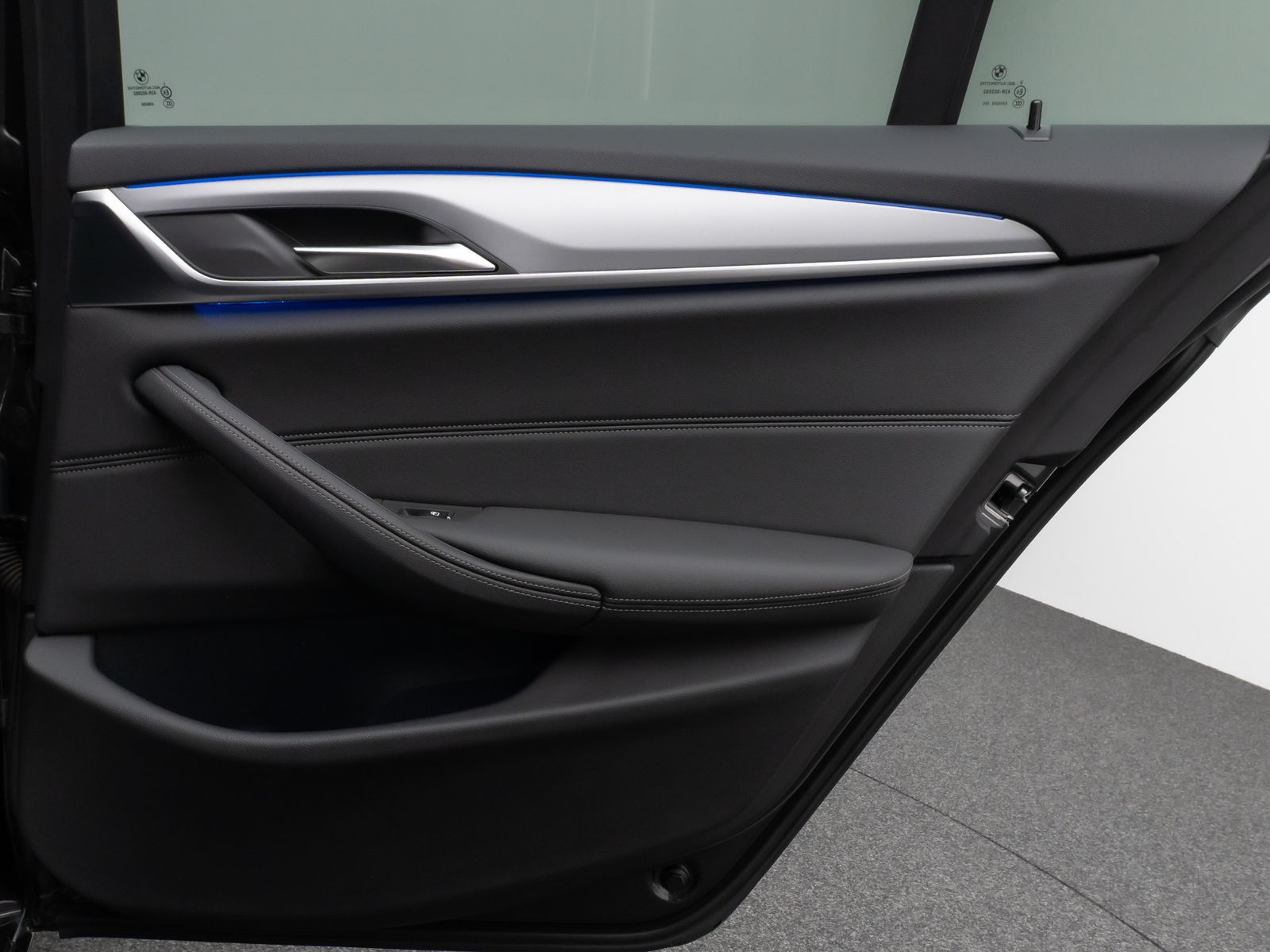 Fahrzeugabbildung BMW 520d Kamera DAB 4xKlima Leder M Sport AHK Alarm