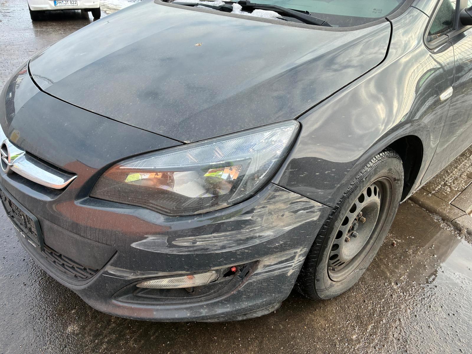 Opel Astra 2015 — photo 16