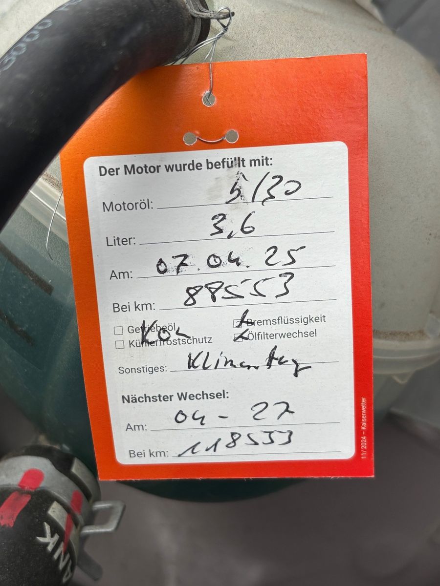 Fahrzeugabbildung Hyundai Tucson 1.6 blue 2WD Navi AHK SHZ Kamera LED 2.HD