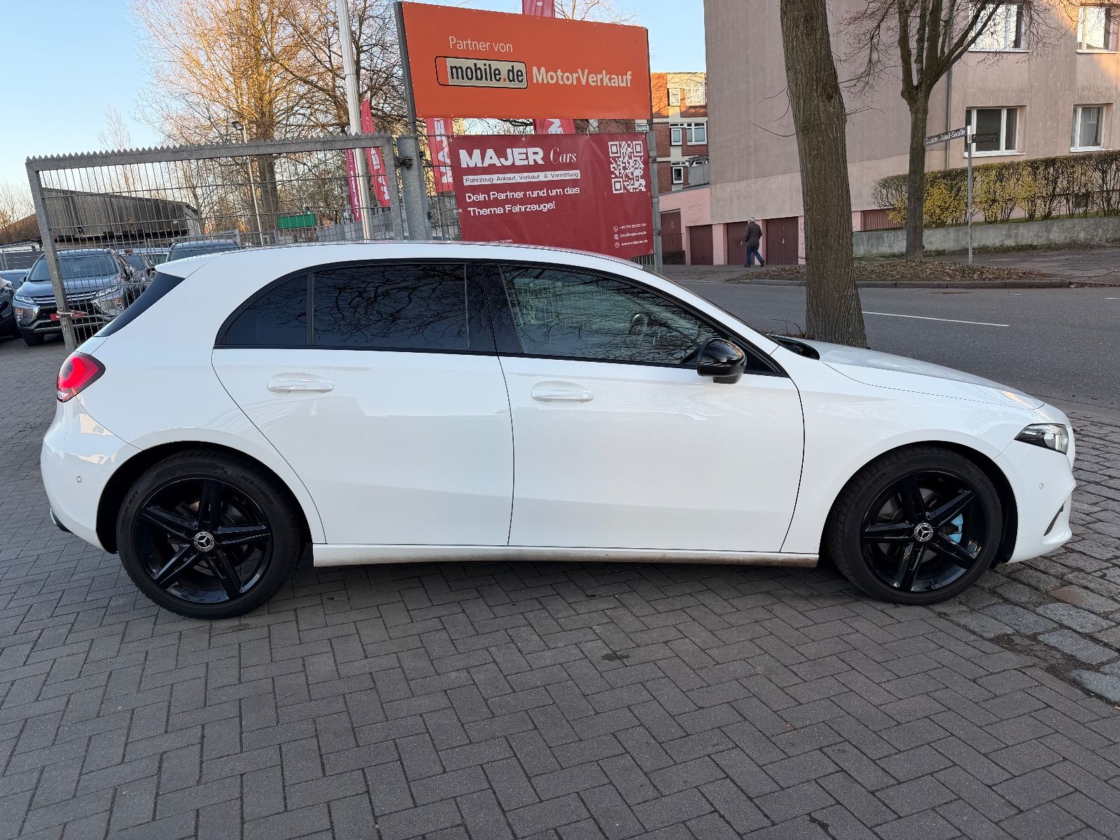 Fahrzeugabbildung Mercedes-Benz A 220 Night Paket*LED*KAMERA*TEMPO*SITZHEIZ*PDC*