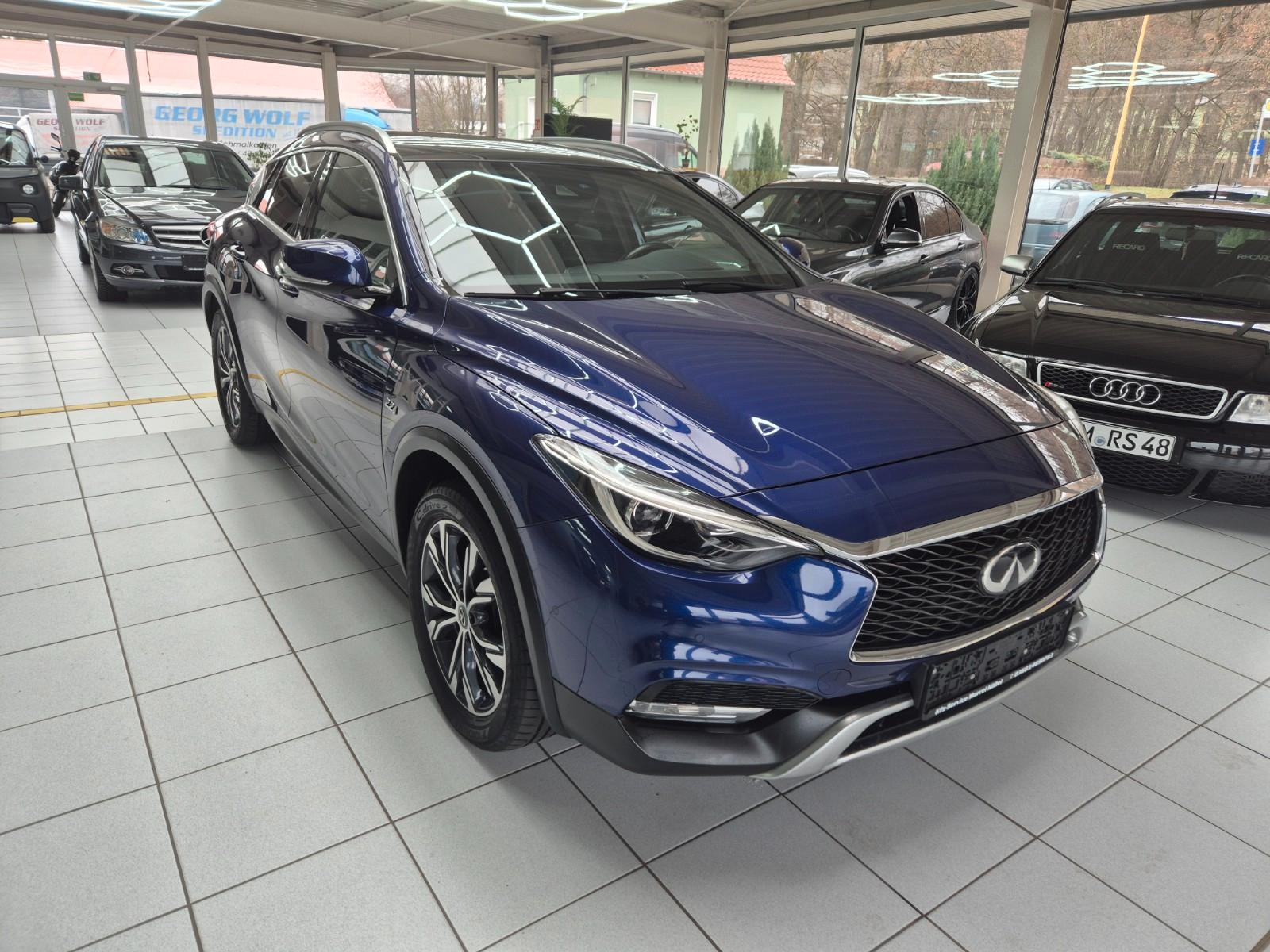 Infiniti QX30 4X4,AHK,PANO,ALU,STANDHZG