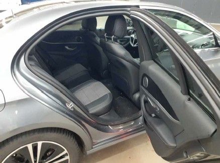 Fahrzeugabbildung Mercedes-Benz E 220d Avantgarde+Distr+Pano+AHK+MultiB+Ambiente