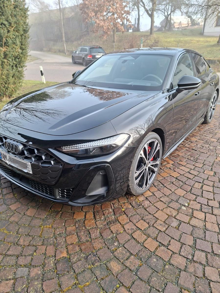 Audi S5 Limousine TFSI quattro 270 kW  org. 700 Km.
