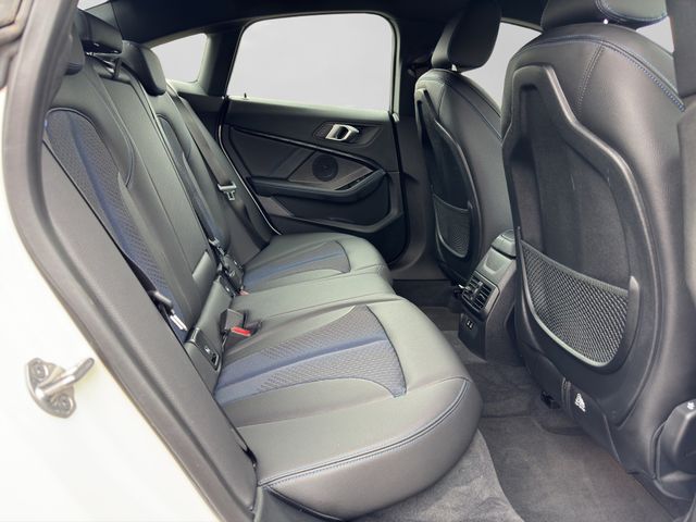 Fahrzeugabbildung BMW 218d Gran Coupé M Sport+ M Fahrwerk+LED+Navi+DAB