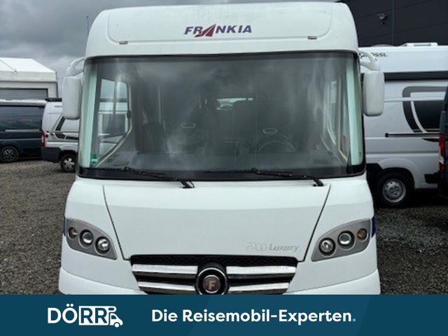 Frankia Luxury Class 7900 Solar,SAT,Hubstützen,Dachklima