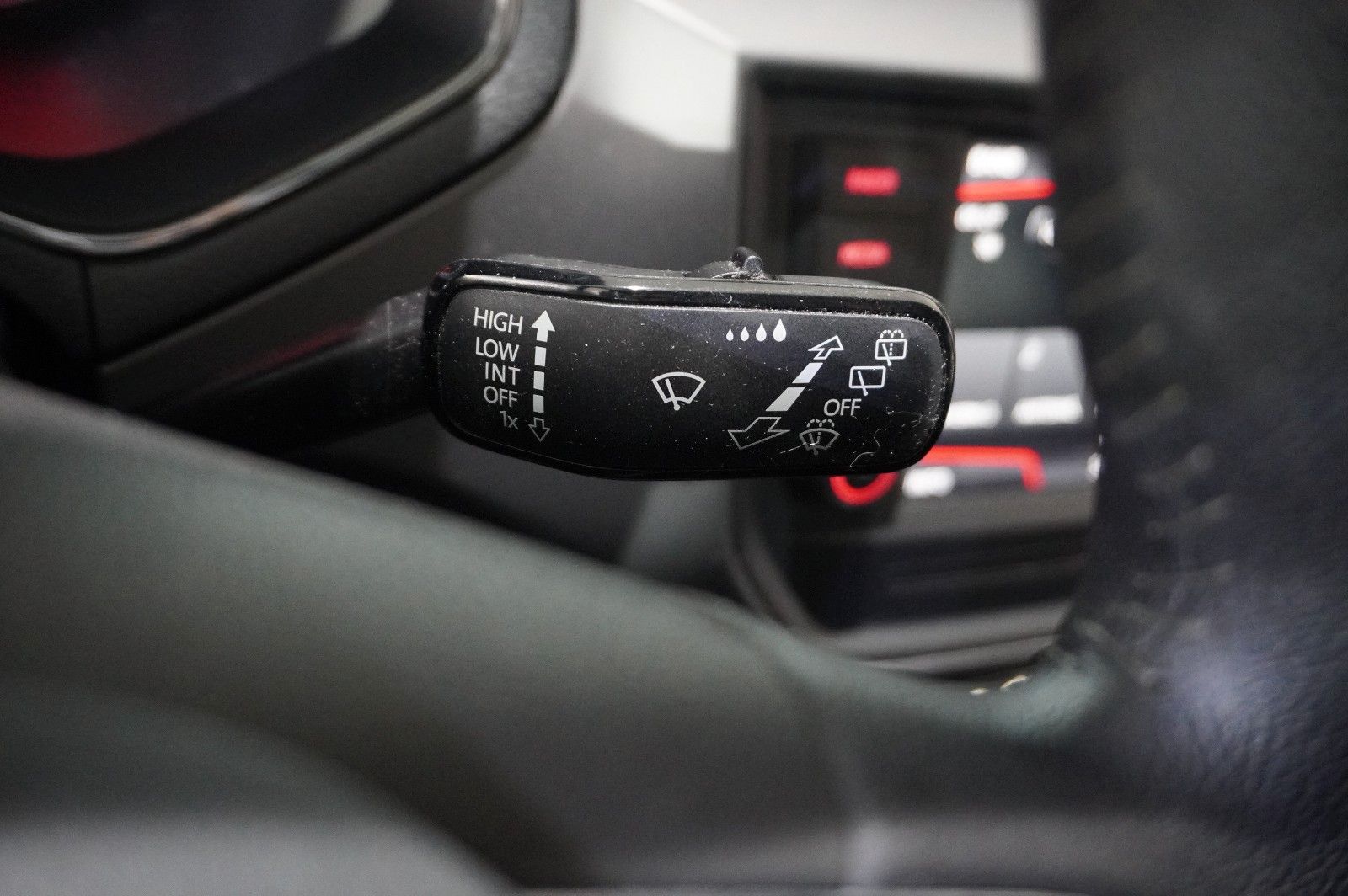 Fahrzeugabbildung SEAT Ibiza 1.0 MPI STYLE 5-TÜR NAVI/PDC/TEMP./NEBEL