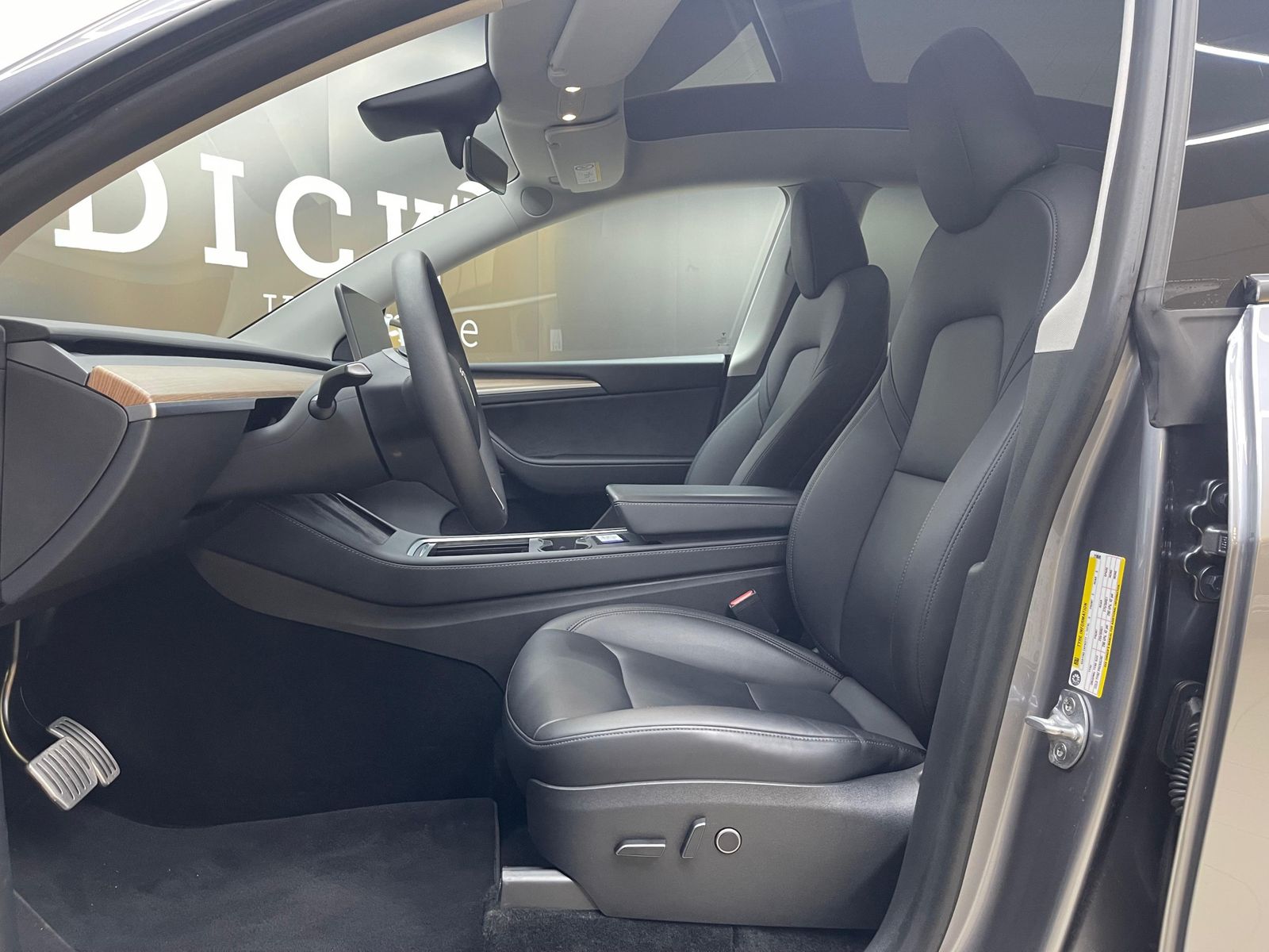 Fahrzeugabbildung Tesla Model Y Long Range Perform AWD+AHK+PANO+LED+ACC+