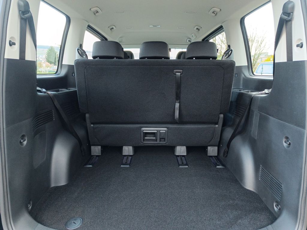 HYUNDAI Staria 1.6 T-GDI Hybrid Navi