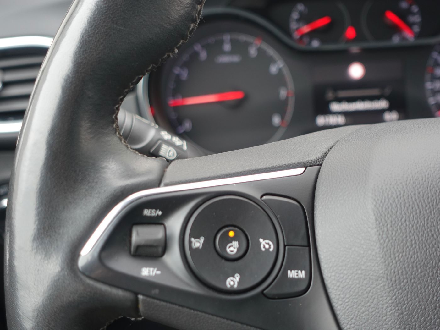 Fahrzeugabbildung Opel Crossland 1.2 Turbo Ultimate HUD,KlimaA,LED,Navi