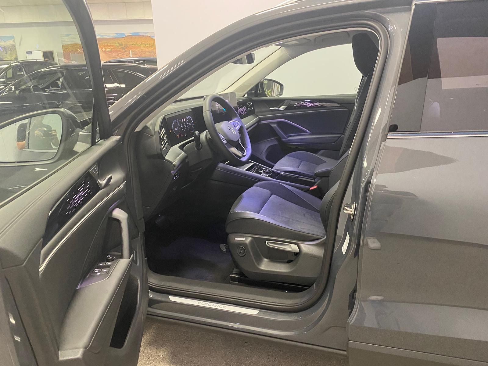 Fahrzeugabbildung Volkswagen Tiguan 1.5 eTSI+Elegance+AHK+NAVI+360 KAMERA+HUD