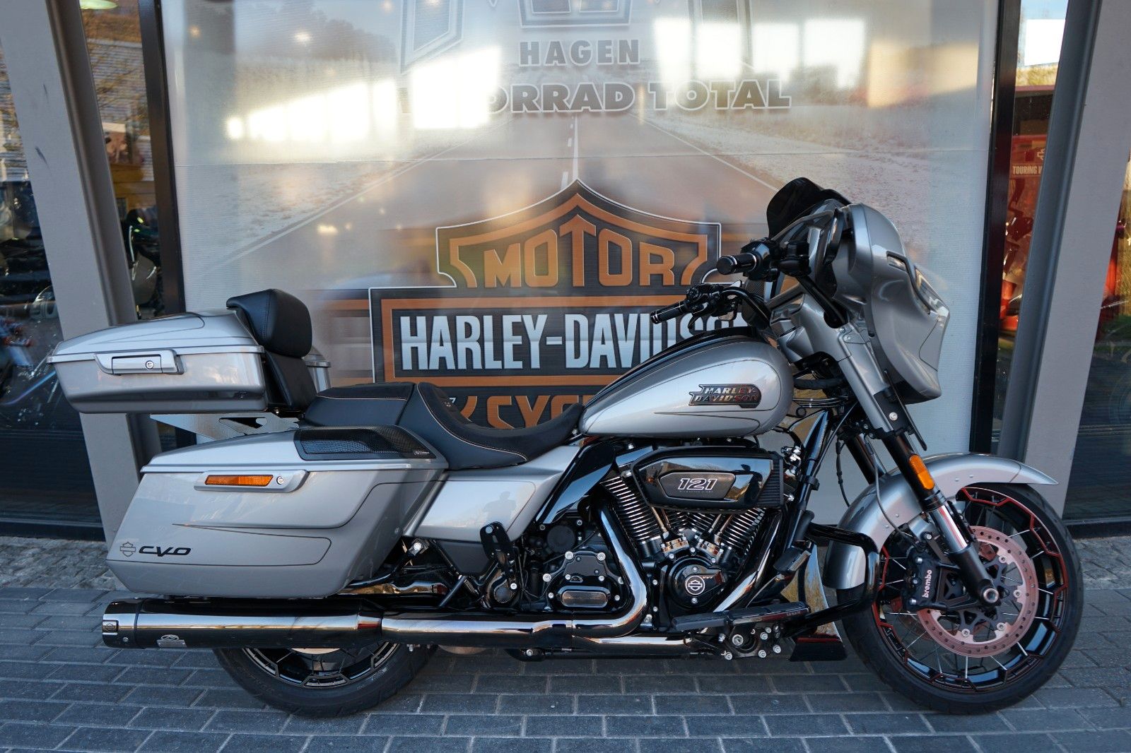 Fahrzeugabbildung Harley-Davidson Street Glide CVO 121cui