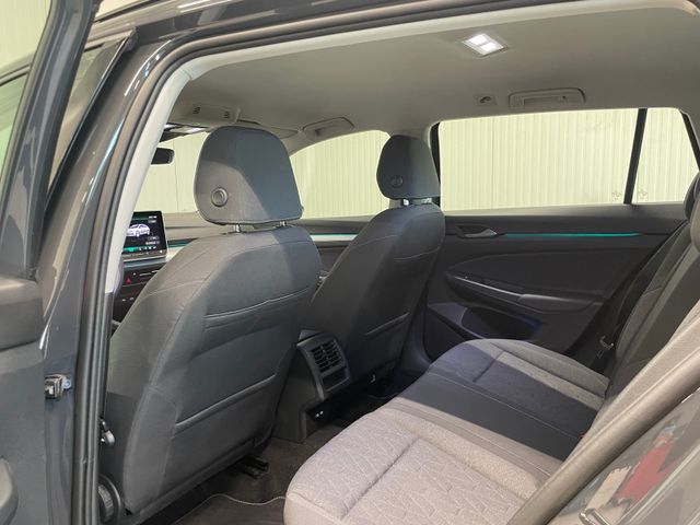 Golf VIII Variant Life 2.0 TDI DSG LED SHZ ACC R