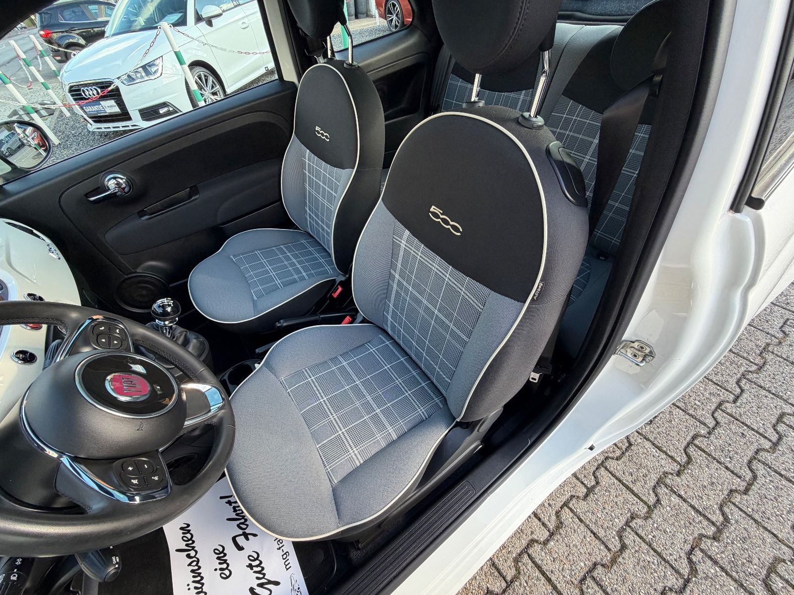 Fahrzeugabbildung Fiat 500 Lounge 1-HAND TEMPOMAT NAVI PDC