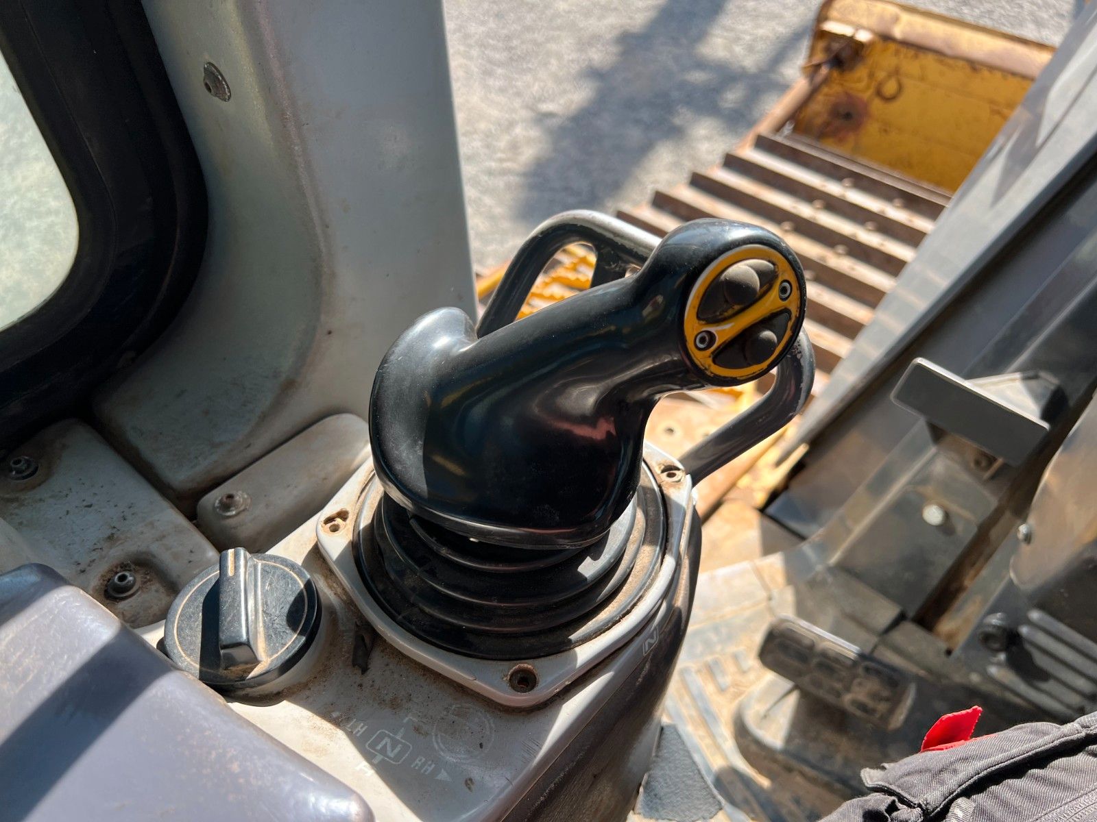 Fahrzeugabbildung Komatsu D65PX-15 / nur 5.945h / Baujahr: 2004
