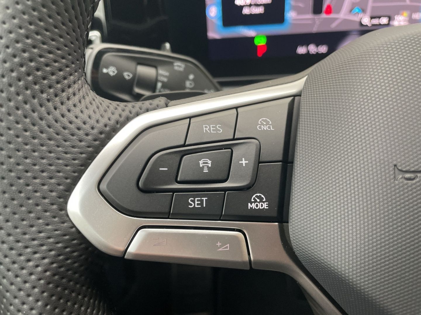 Tiguan 2.0 TSI DSG 4MOTION Standhzg/AHK/HUD/DCC