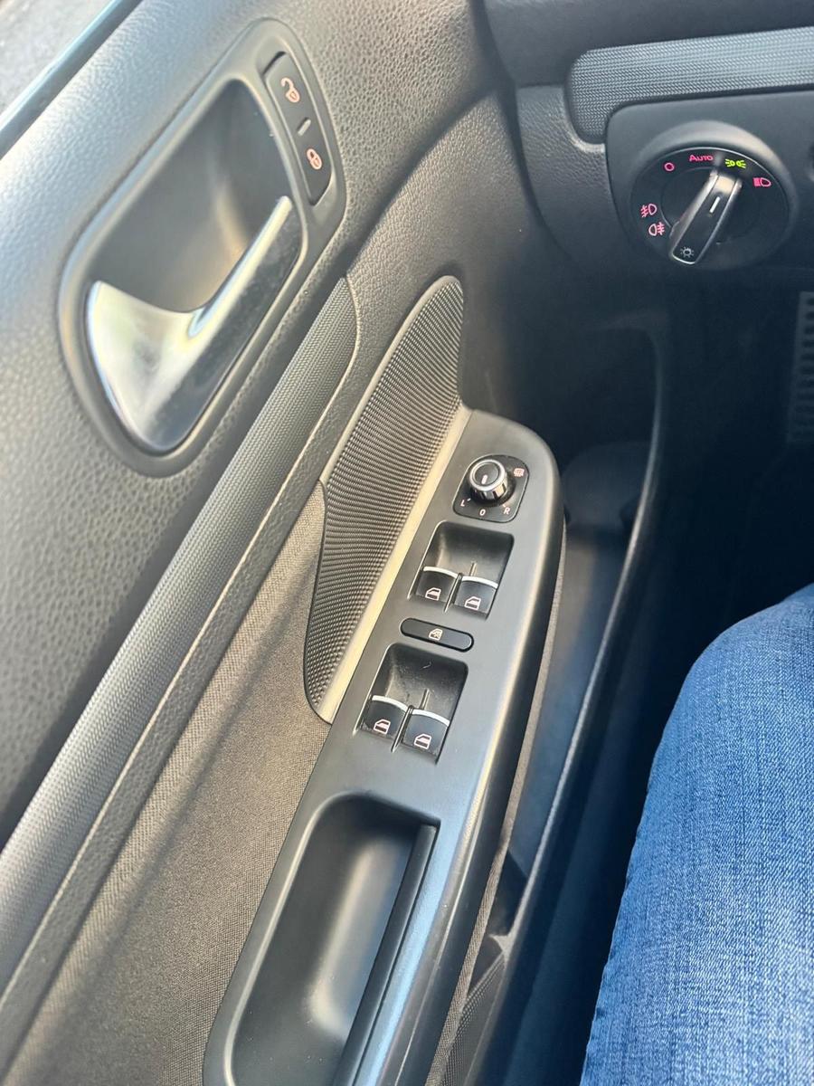 Volkswagen Golf 2012 — photo 15