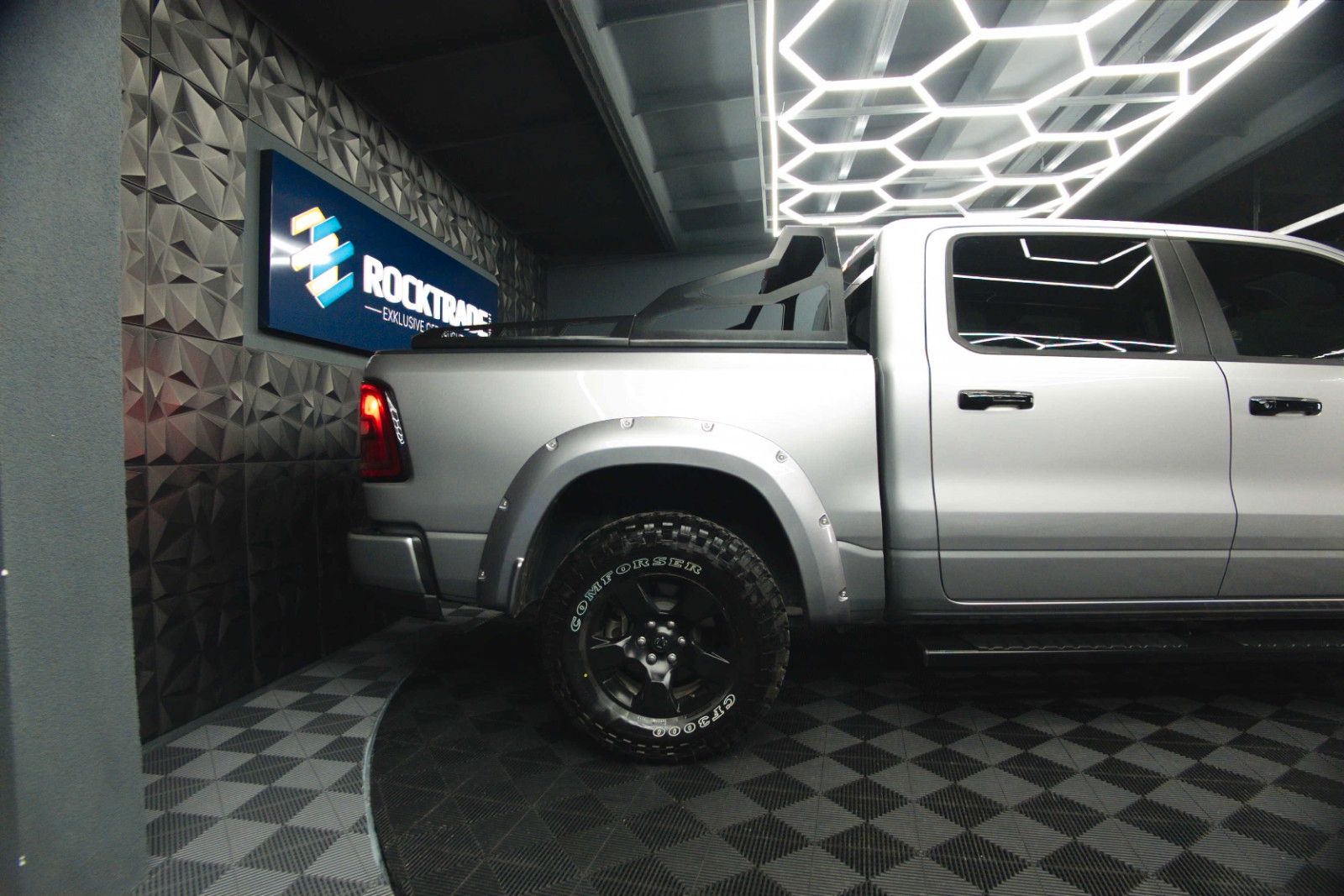 Fahrzeugabbildung Dodge RAM 3.0 MY 25 TWIN TURBO Offroad Night ACC 19%