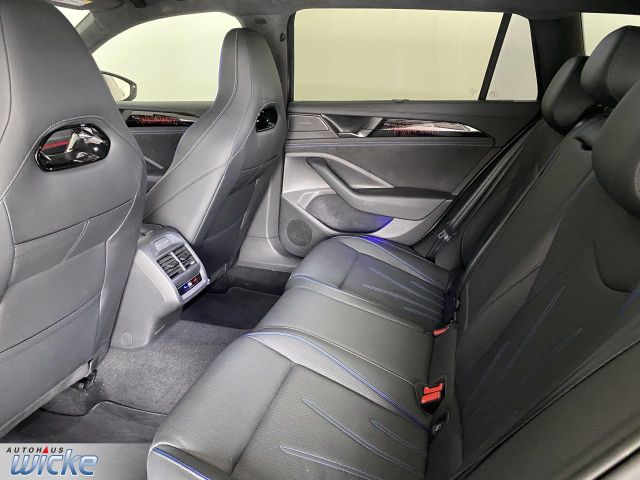 Passat Variant 2.0 TDI DSG R-line NAVI KLIMA PAN