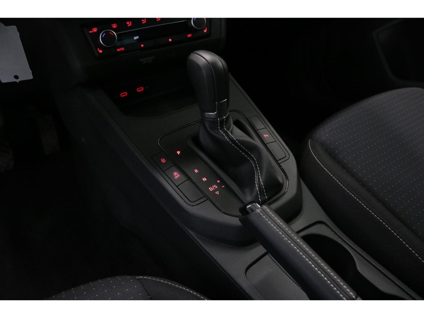 Fahrzeugabbildung SEAT Ibiza Style Navi Kamera LED Klimaautomatik Alu
