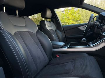 Audi Q8 - 9