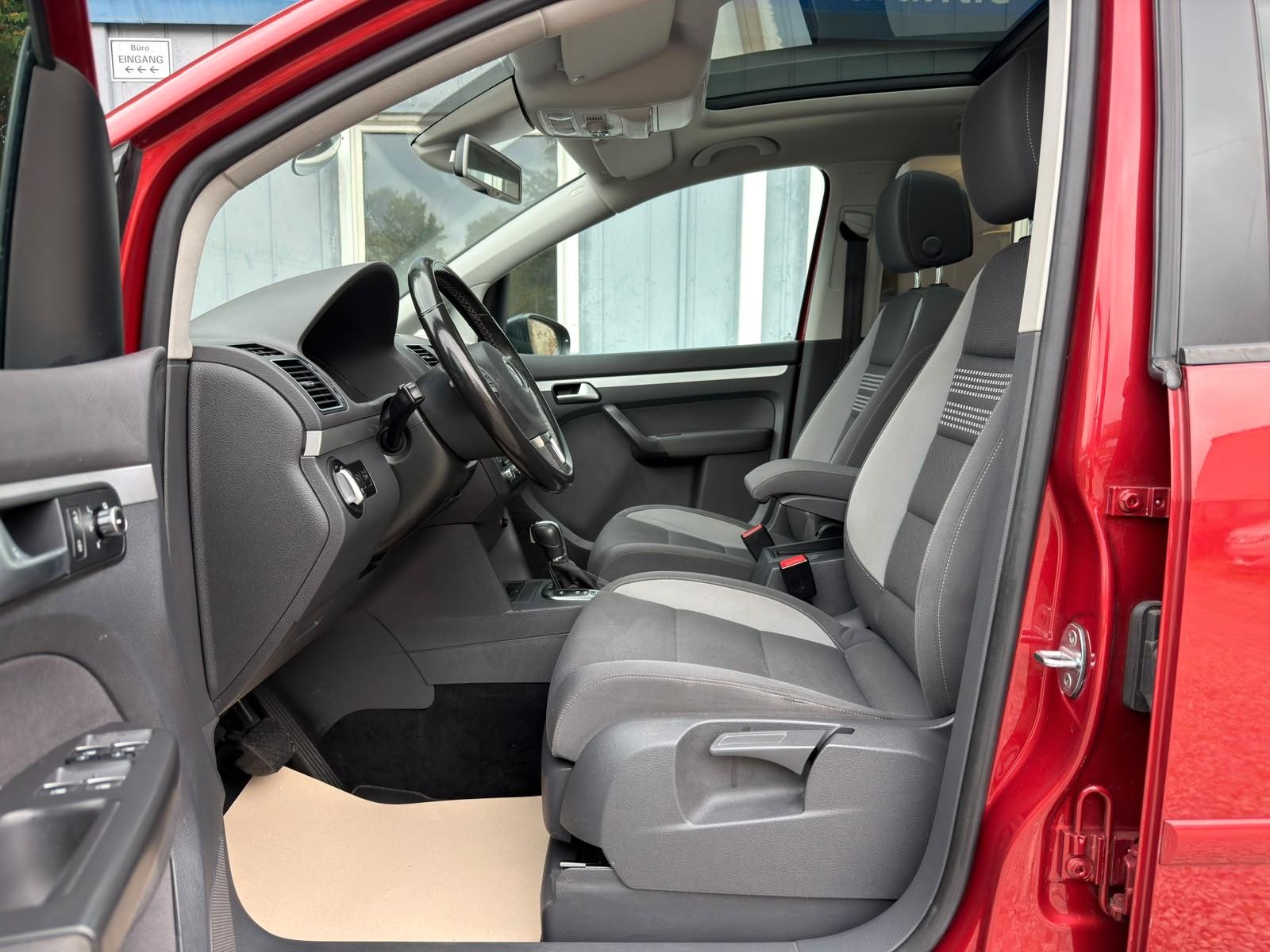 Volkswagen Touran 2.0 TDI DSG Life*140 PS*1.Hand*Temp*Navi