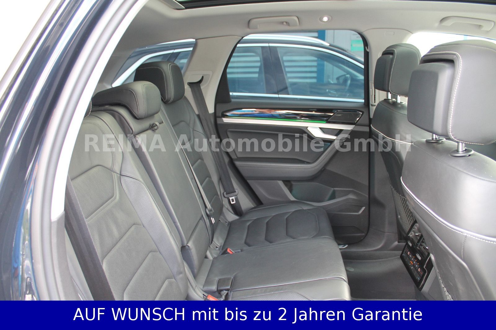 Fahrzeugabbildung Volkswagen Touareg 3,0D Elegance 4Motion, Pano, Luft