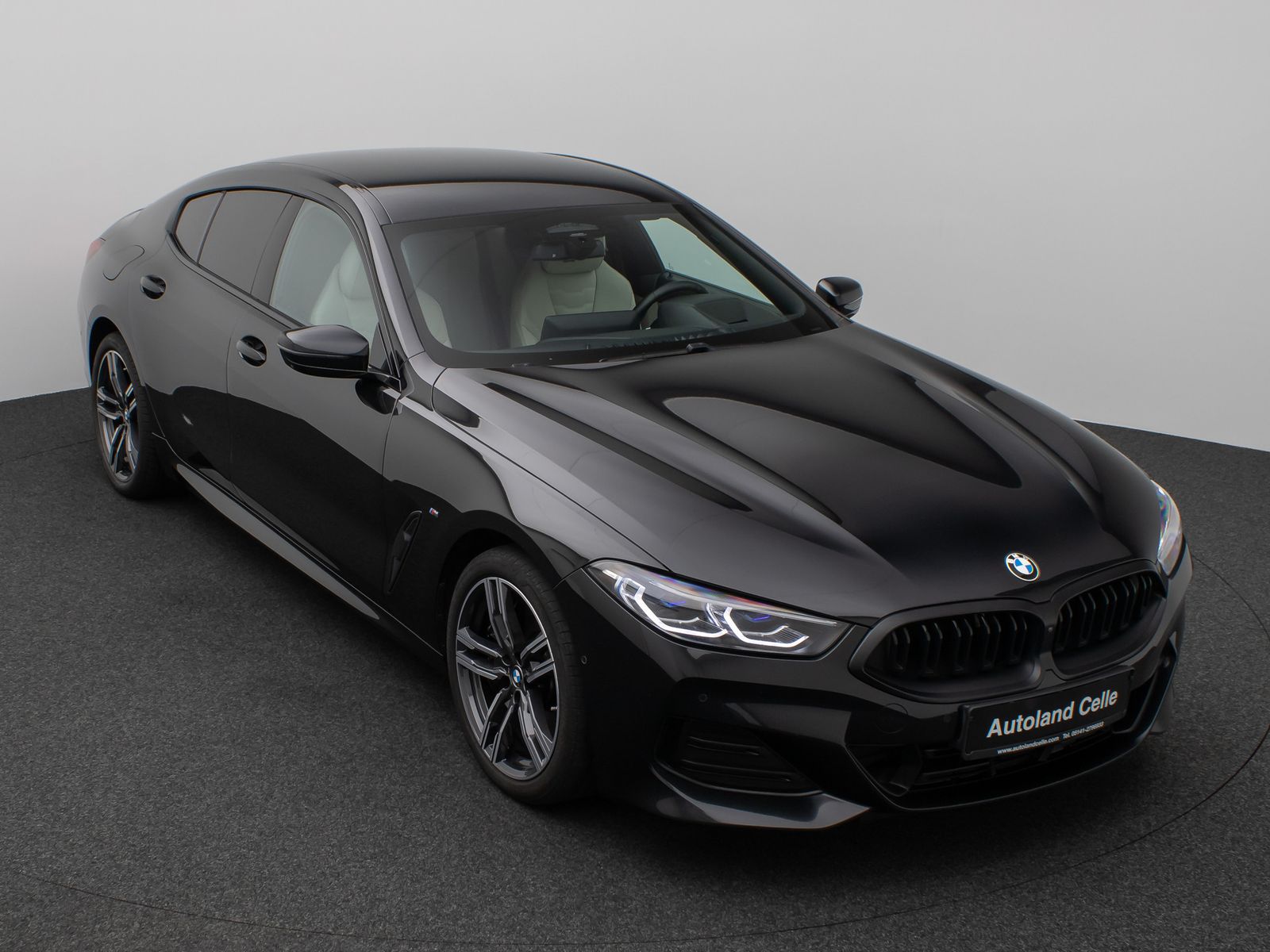 Fahrzeugabbildung BMW 840d xD Gran Coupè Laser 360°HUD SoftCl DisplKey