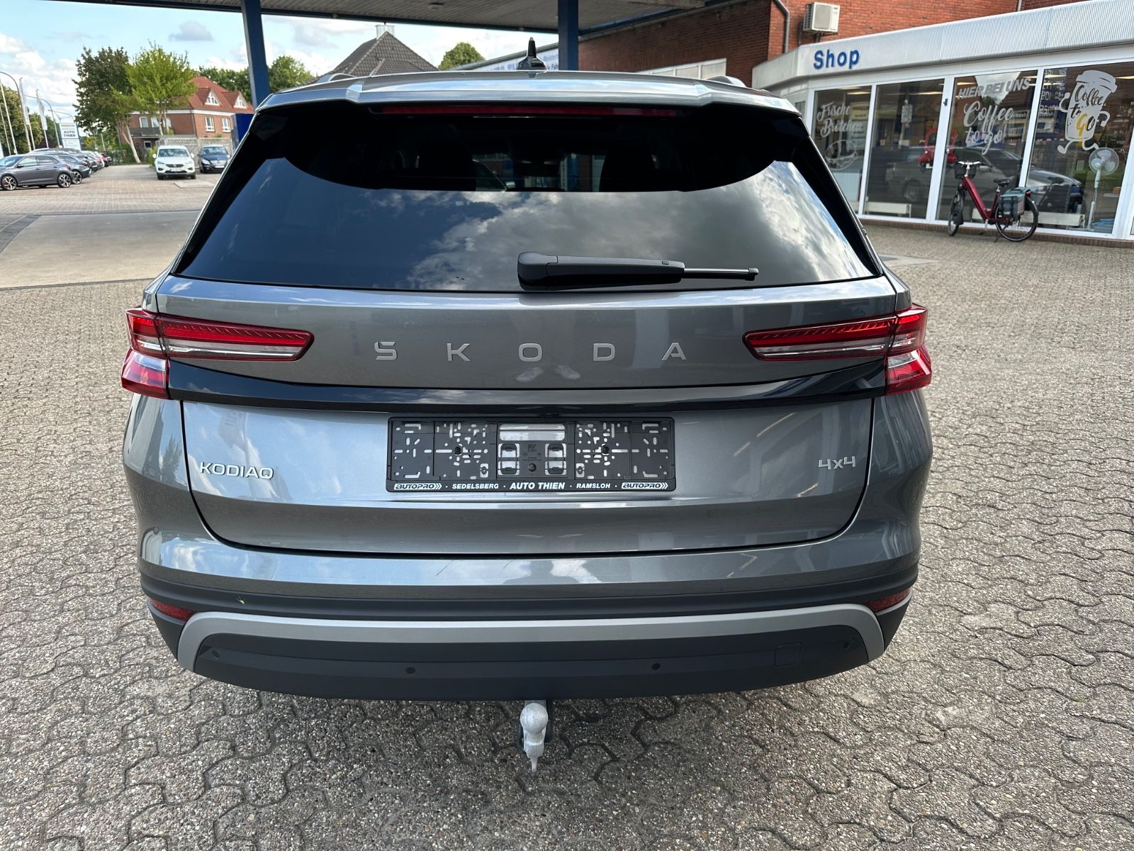 Fahrzeugabbildung SKODA Kodiaq 2.0 TDI 4x4 Selection DSG Pano/AHK/Navi