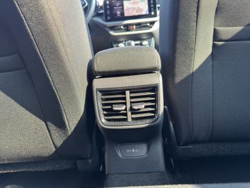 Skoda Fabia Selection*4xPDC*CAM*NAVI*SHZ*LED*