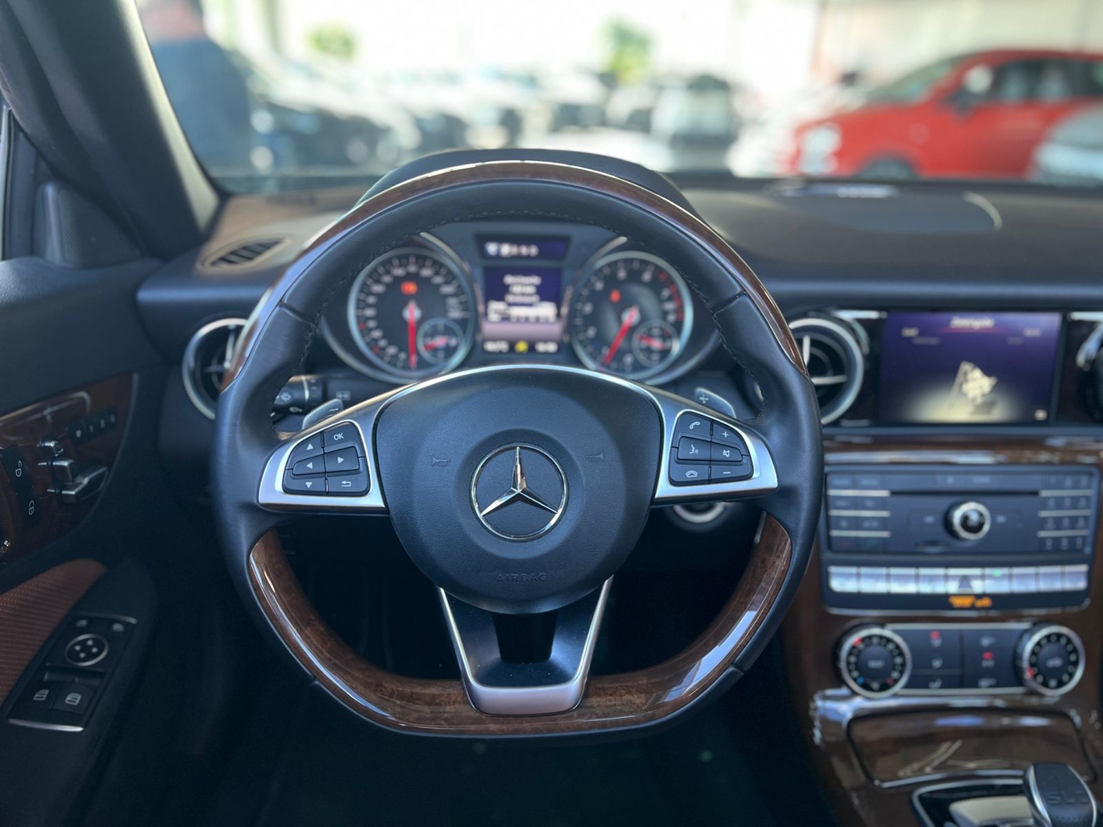 Fahrzeugabbildung Mercedes-Benz SLC 200 LED LEDER NAV SHZ PDC 18"