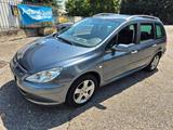 Peugeot 307 SW 1.6 hdi 7 POSTI - Peugeot 307 mit Diesel-Antrieb: 1.6