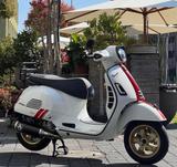 Vespa GTS 300 Super Racing Sixties