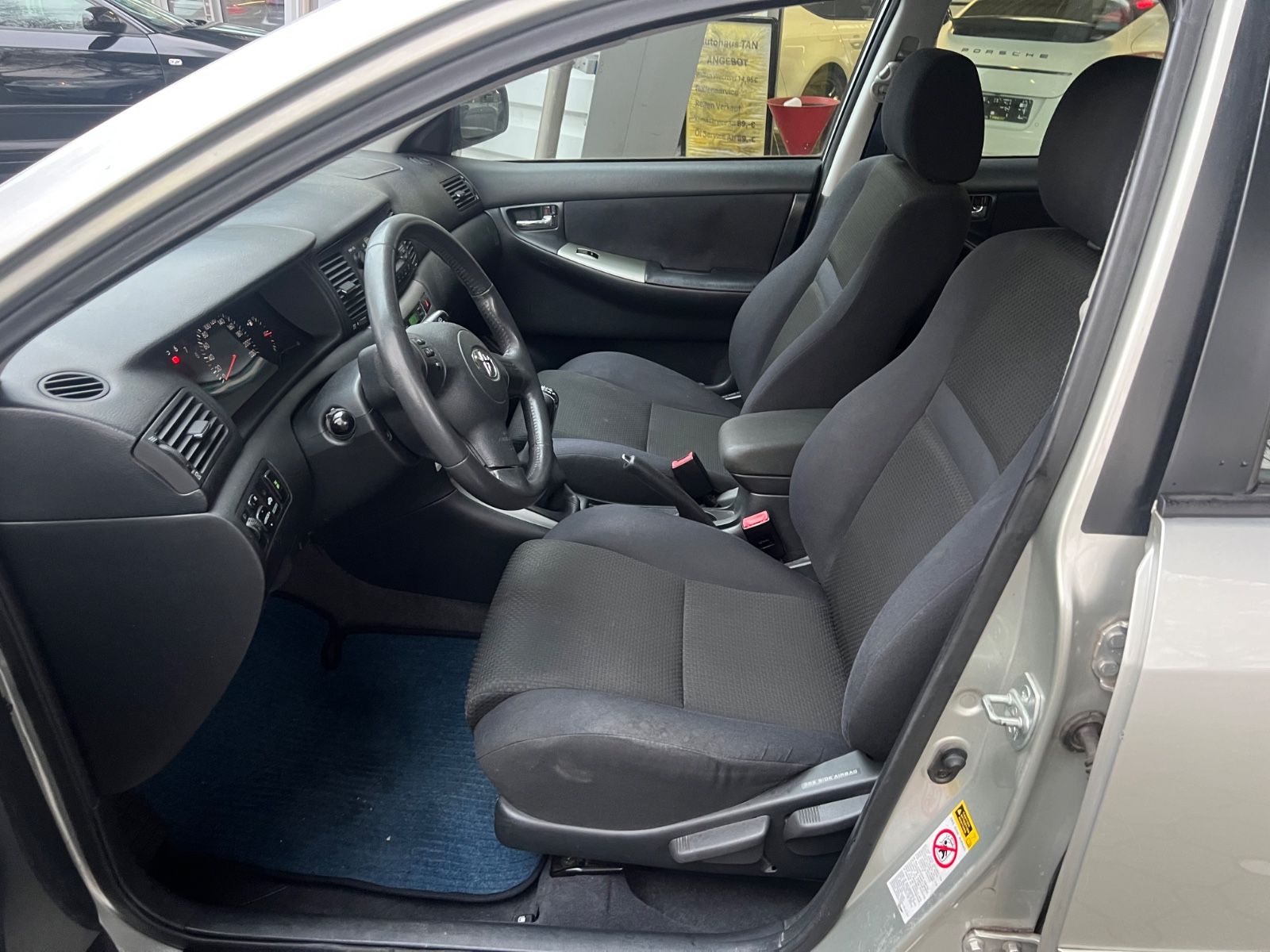 Fahrzeugabbildung Toyota Corolla Kombi 1.6 Sol * KLIMAAUTOMATIK *