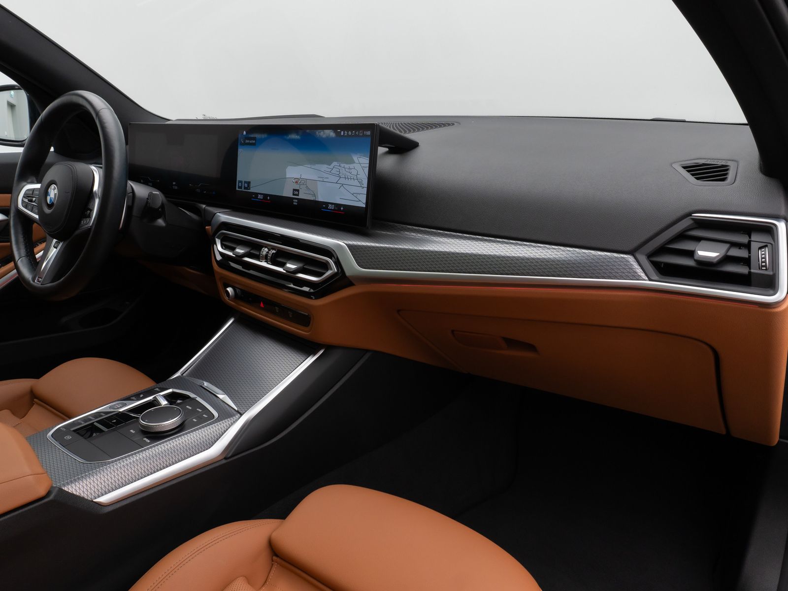 Fahrzeugabbildung BMW 330i xD M Sport Panorama Kamera HUD HiFi Komfort