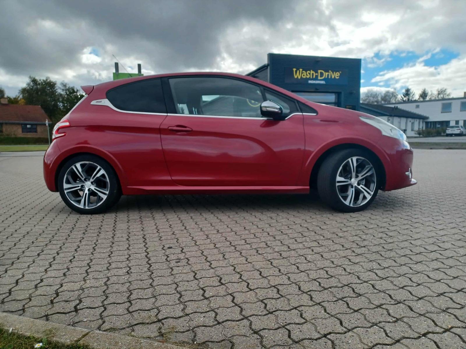 Peugeot 208 1.6 GTi 200 THP GTi