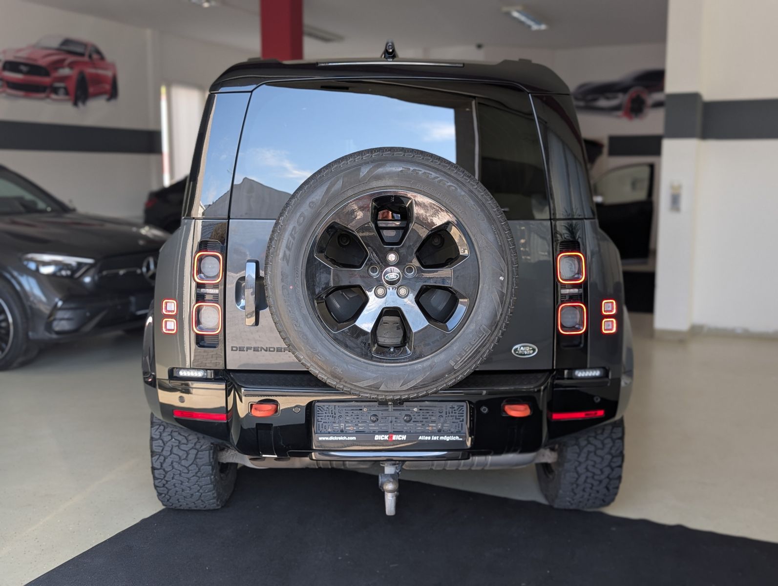 Vehicle image Land Rover Defender 110 D300 X BLACK AHK MATRIX 130.000 RRP
