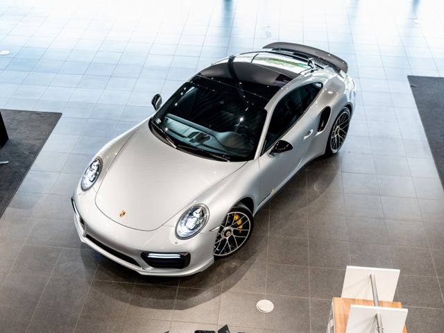 Porsche 911 Turbo S