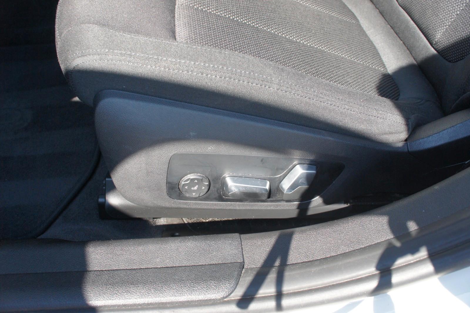 BMW 320 i Touring *ACC*HUD*PANO*LED*KAM*FACELIFT*, миниатюра 12