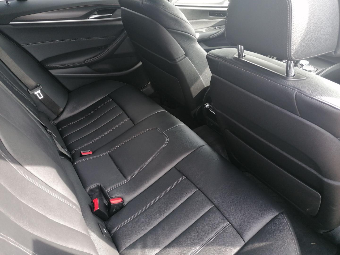 BMW 530 i xDrive Touring M Sportpaket Luftfederung S