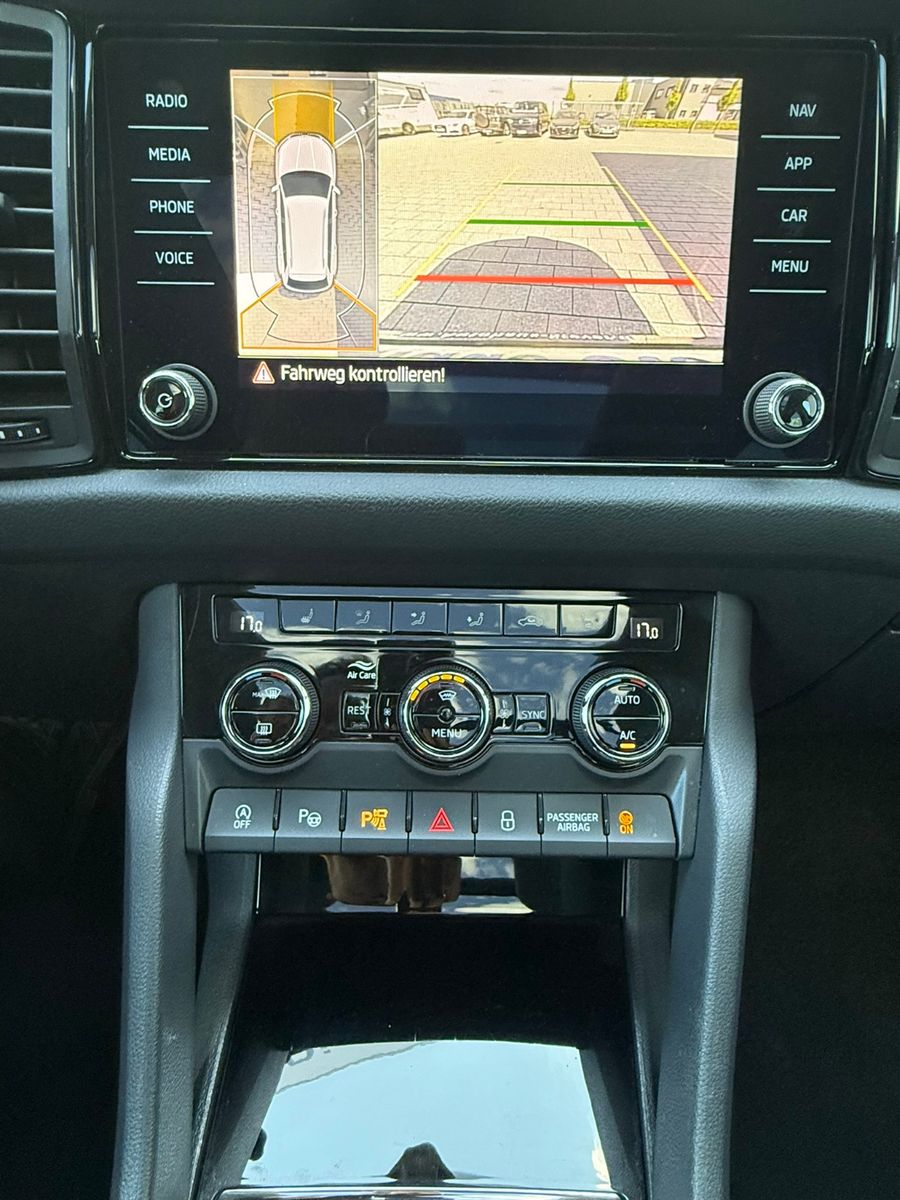 Fahrzeugabbildung SKODA Kodiaq Clever Navi,Sitzh.v+h,Alu,DSG,360°