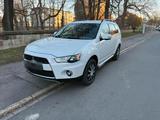 Mitsubishi Outlander  2,2 DIESEL TÜV NEU - Mitsubishi Outlander aus 2011 mit Diesel-Antrieb
