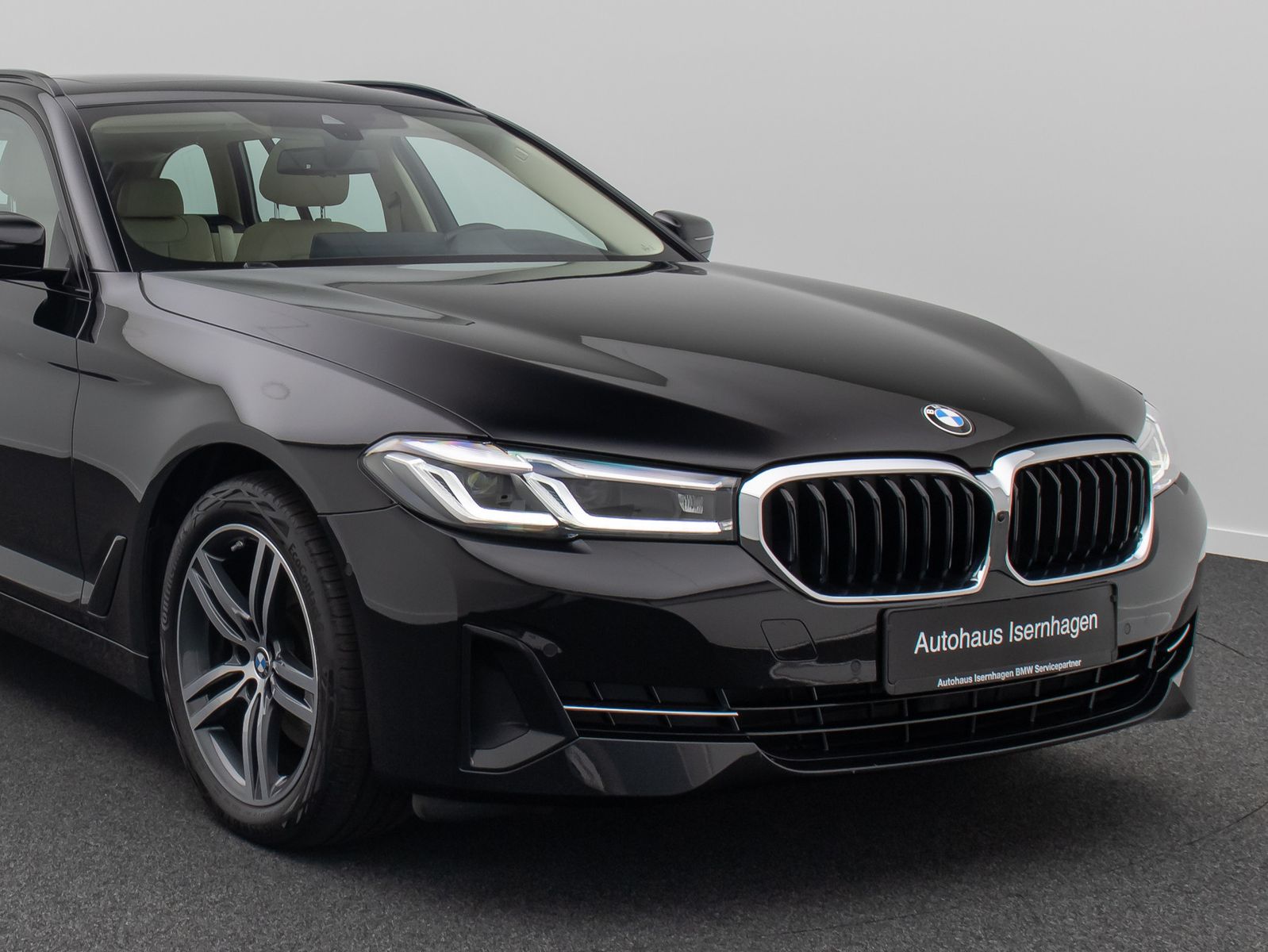 Fahrzeugabbildung BMW 520d Panorama 360&deg; HUD DAB Komfort Alarm AHK LED