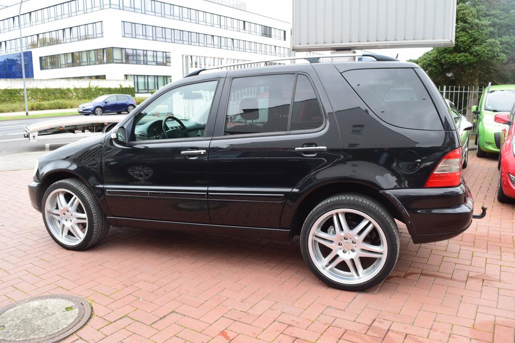 Mercedes-Benz ML 400