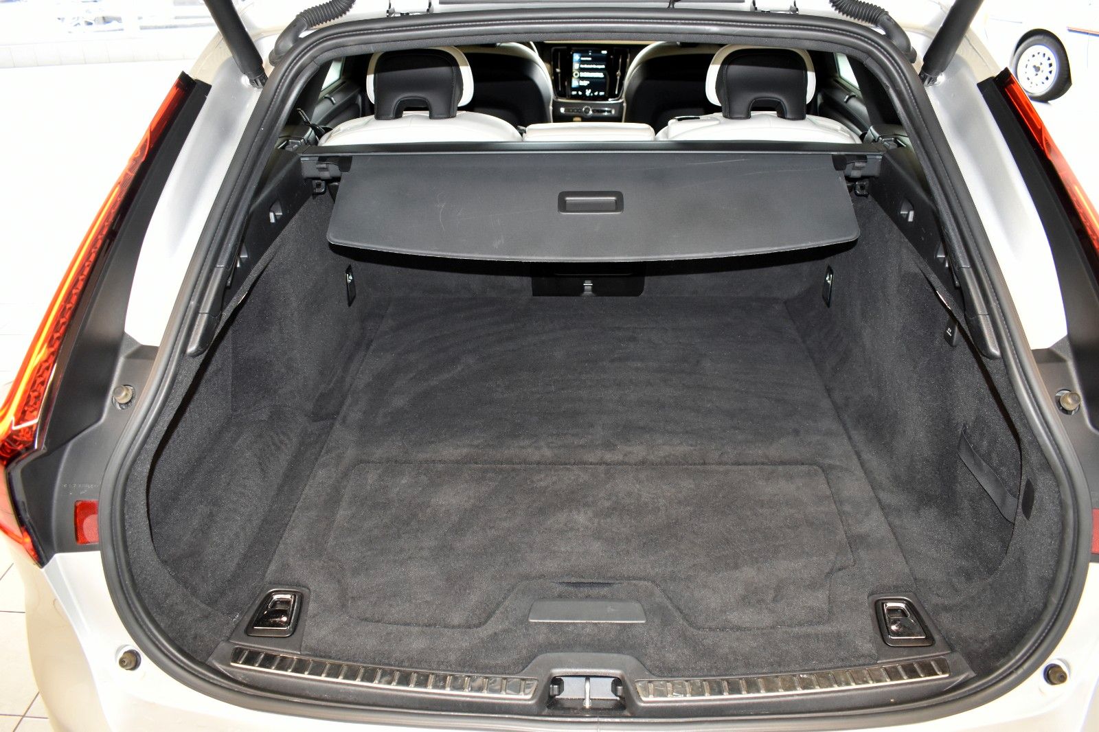 Volvo V90 Kombi R Design AUT./LED/NAVI/Sportsitze NAPP foto 14
