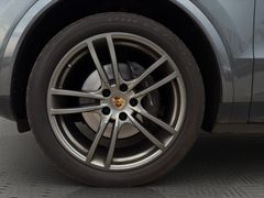 PORSCHE Cayenne 3.0L V6 E-Hybrid Super Ausstattung