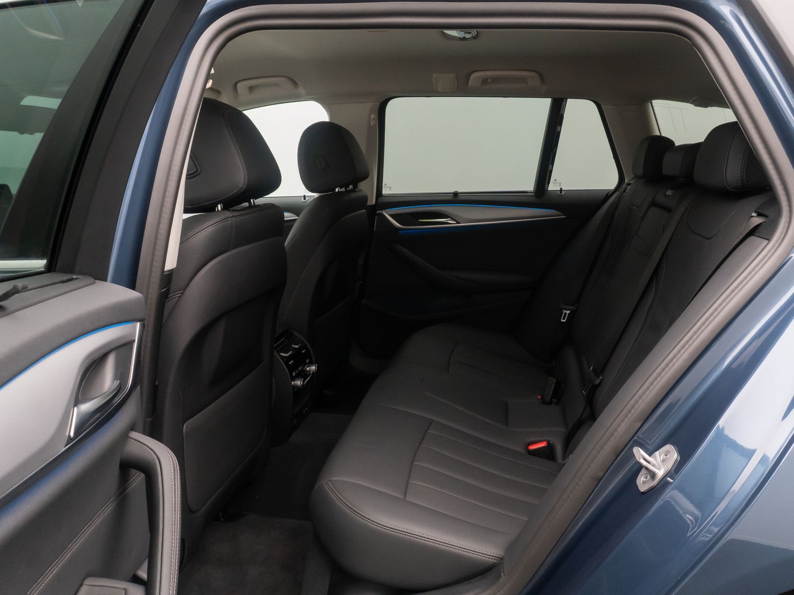 Fahrzeugabbildung BMW 530e Kamera DAB HiFi Sport Leder Komfort Alarm