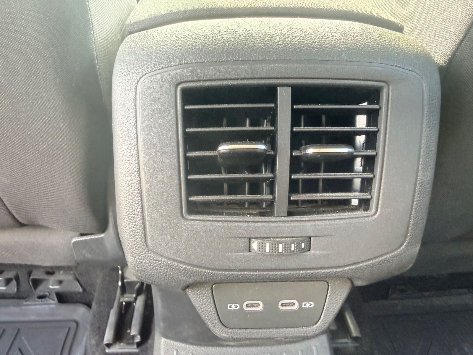 Volkswagen T-Roc Life foto 13